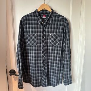 Men’s Black Plaid Quiksilver Long Sleeve Shirt size XL Like New